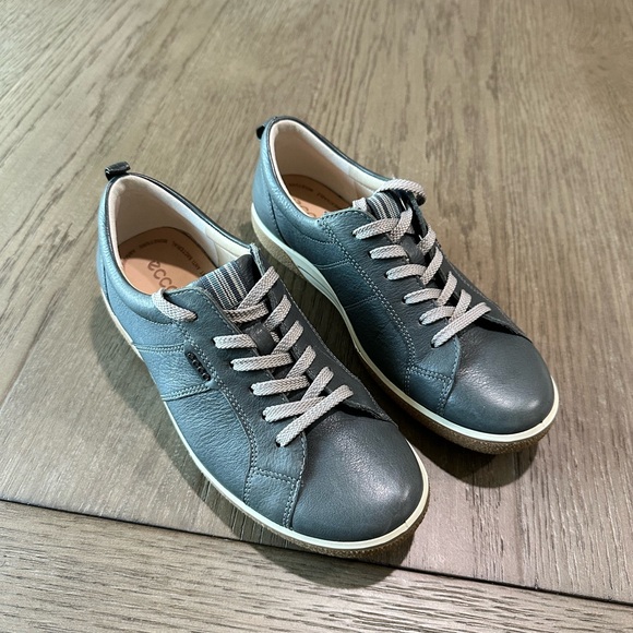 ECCO Chase Women’s Gray Leather Casual Comfort Sneakers Size 37 (6-6.5) - Picture 3 of 11